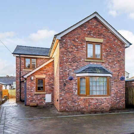 Tarporley Holiday Cottage Exterior photo